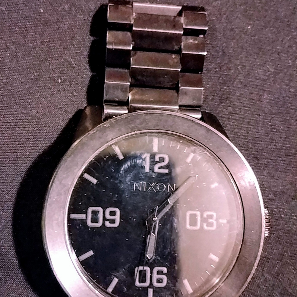 Nixon watch